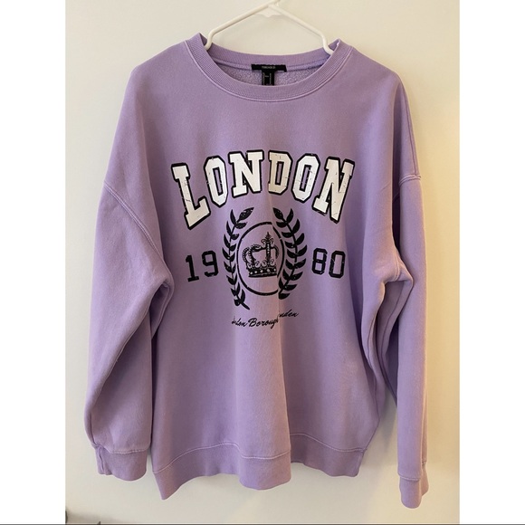 Forever 21 Tops - Crew neck over sized sweatshirt